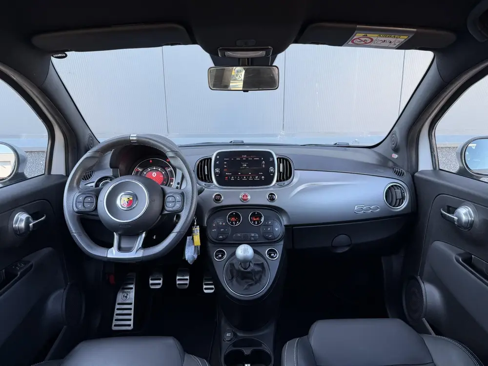 Abarth 595 1.4 T-Jet Turismo 70th Anniversary BEATS | 1e EIG uit 2019, foto 17