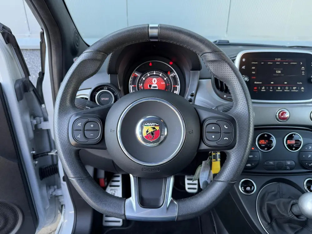 Abarth 595 1.4 T-Jet Turismo 70th Anniversary BEATS | 1e EIG uit 2019, foto 18
