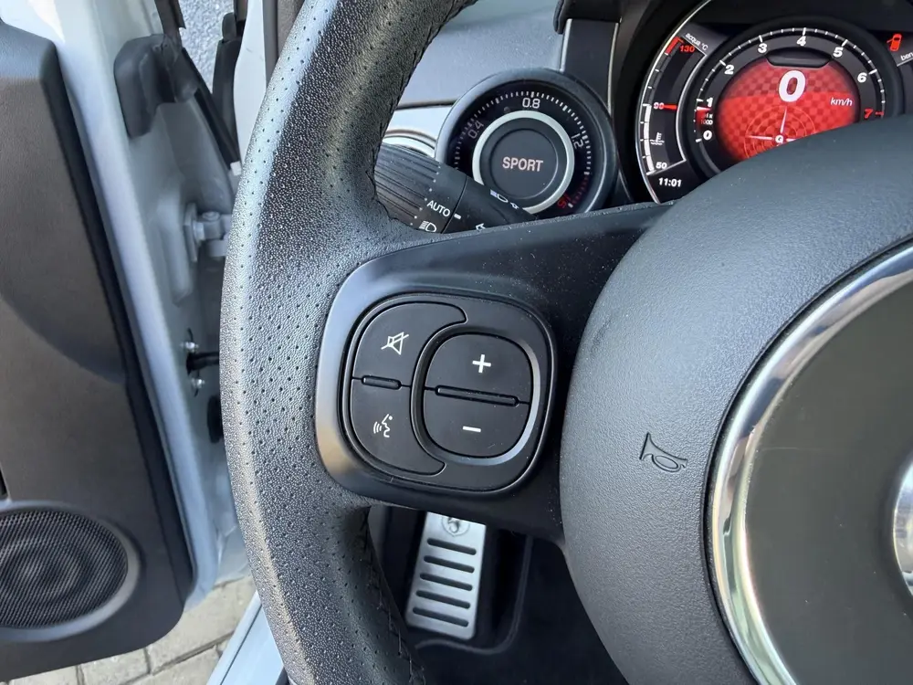 Abarth 595 1.4 T-Jet Turismo 70th Anniversary BEATS | 1e EIG uit 2019, foto 19