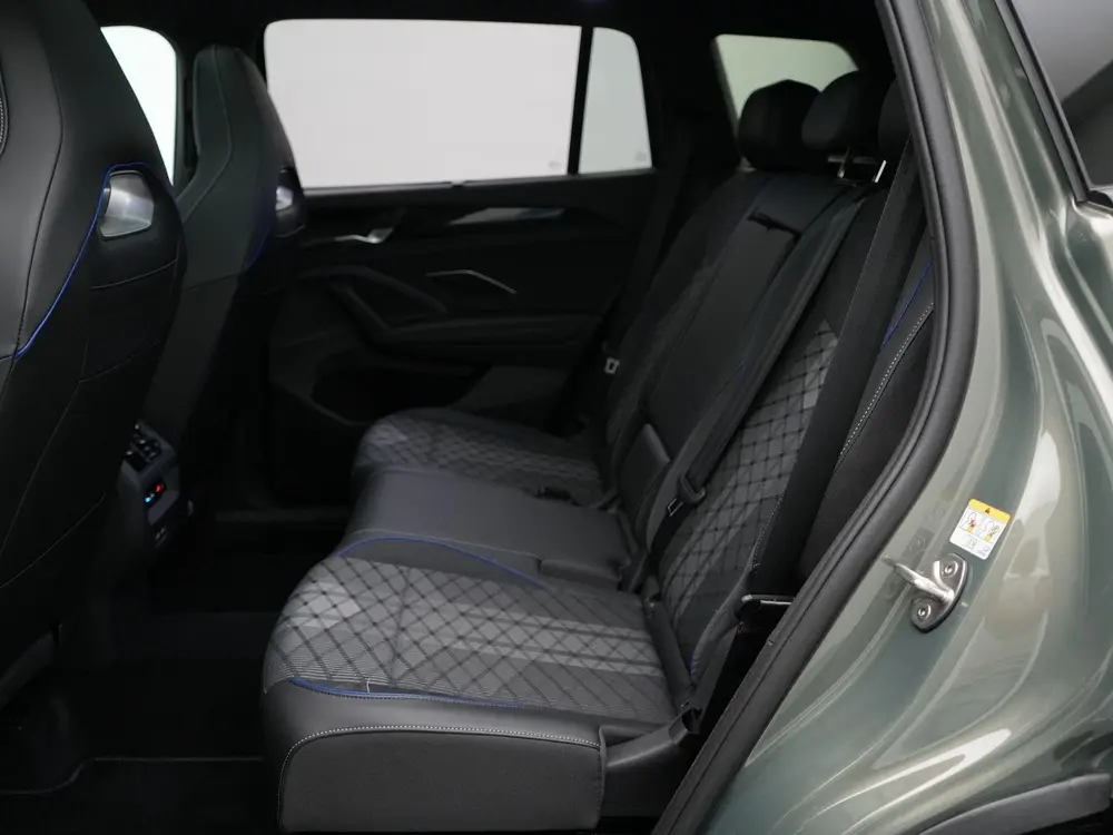 Volkswagen Tayron R-Line 1.5 eHybrid 204 PK | LED Matrix IQ uit 2025, foto 15