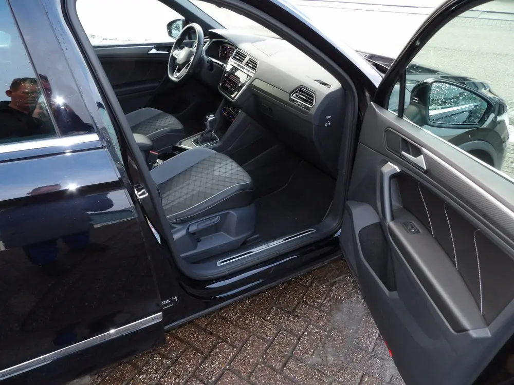 Volkswagen Tiguan 1.5 TSI R-Line Business+ (bj 2022) uit 2022, foto 18