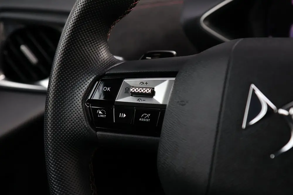 DS Automobiles DS 3 DS 3 1.2 PureTech Performance Line Led Vis uit 2023, foto 10