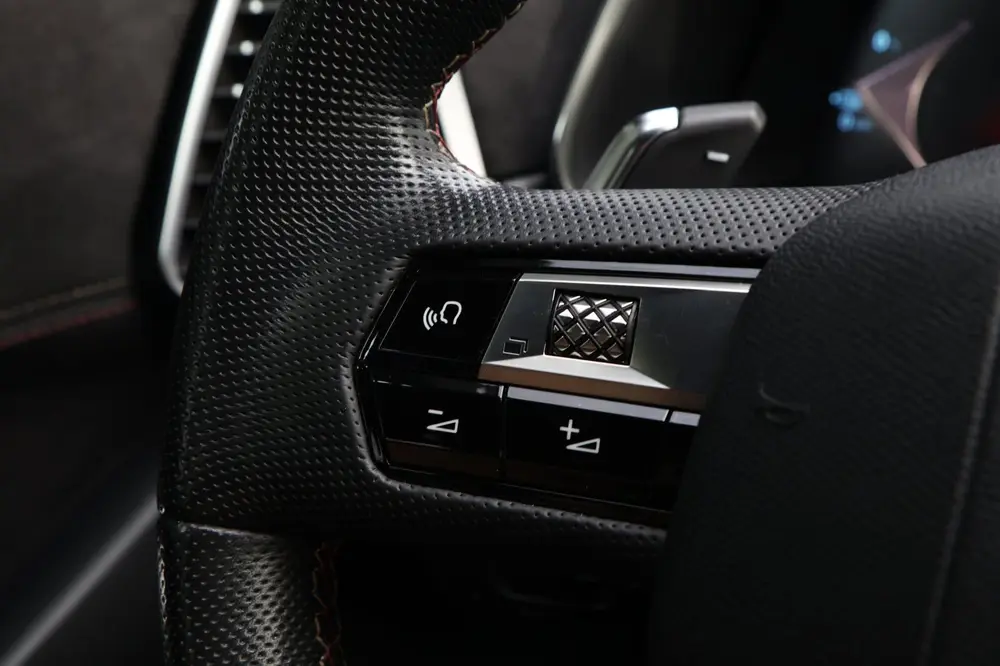 DS Automobiles DS 7 DS 7 E-Tense 225 Performance Line uit 2023, foto 10