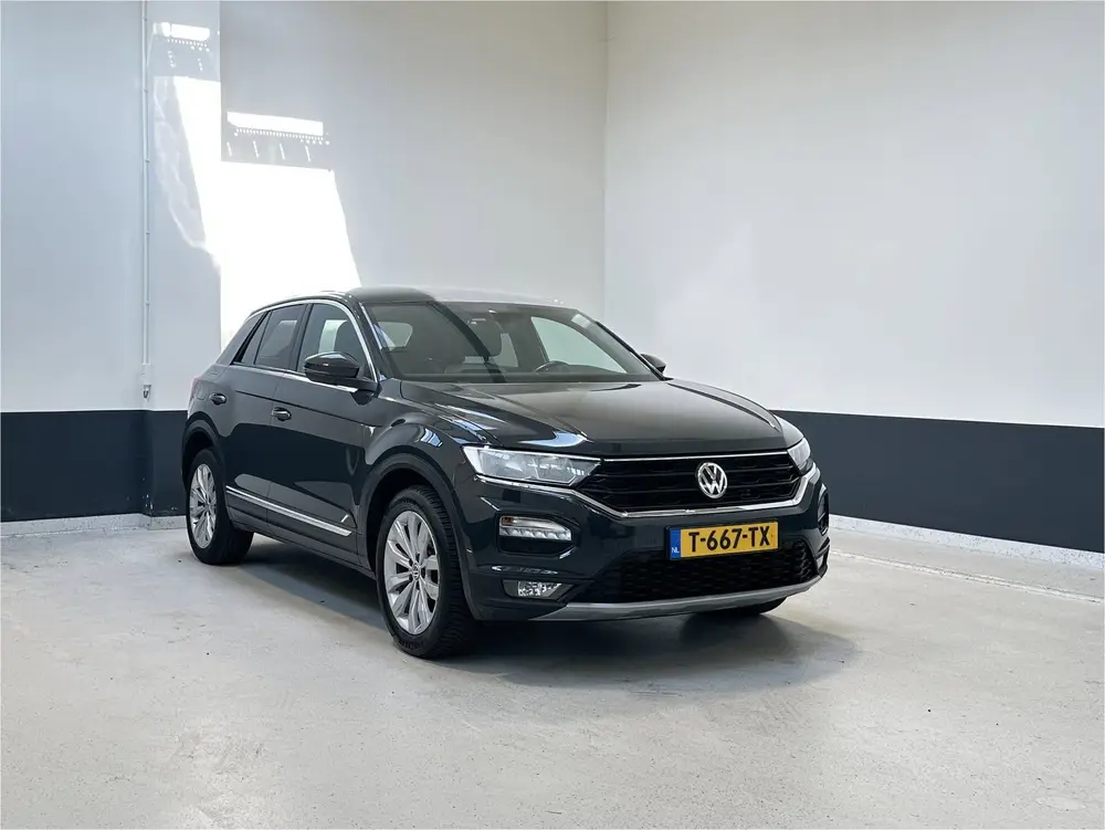 Volkswagen T-Roc 1.5 TSI Sport Automaat | LM velgen | Airco uit 2019