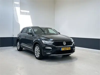 Volkswagen T-Roc 1.5 TSI Sport Automaat | LM velgen | Airco uit 2019