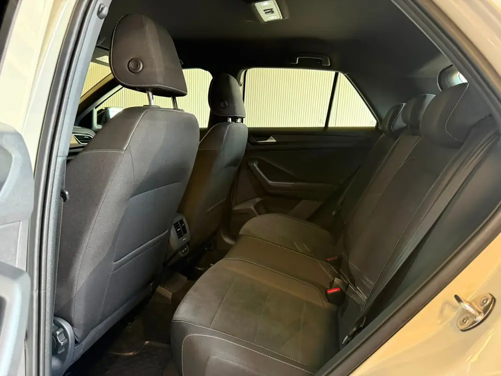 Volkswagen T-Roc 1.5 TSI DSG R-Line | Navigatie uit 2023, foto 16