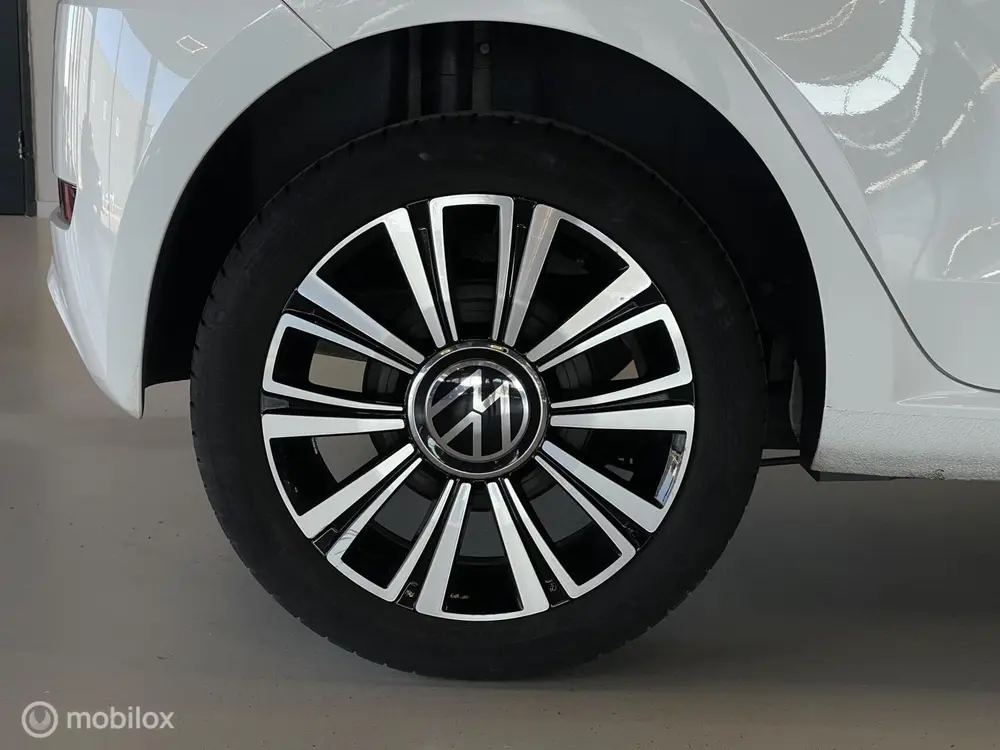 Volkswagen Up! Active | Stoelverwarming | Camera | Cruise | uit 2022, foto 13