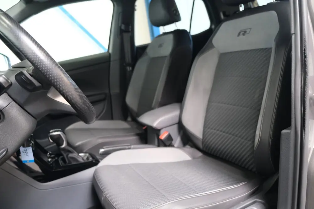 Volkswagen T-Cross 1.0 TSI Style Business 2x R-Line Automaat uit 2021, foto 13