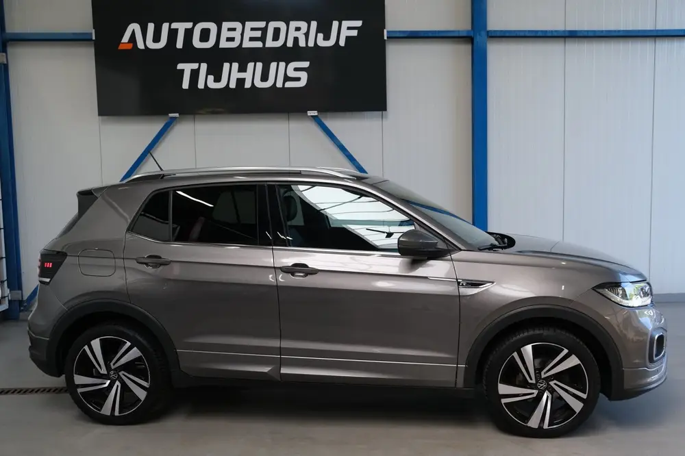 Volkswagen T-Cross 1.0 TSI Style Business 2x R-Line Automaat uit 2021, foto 2