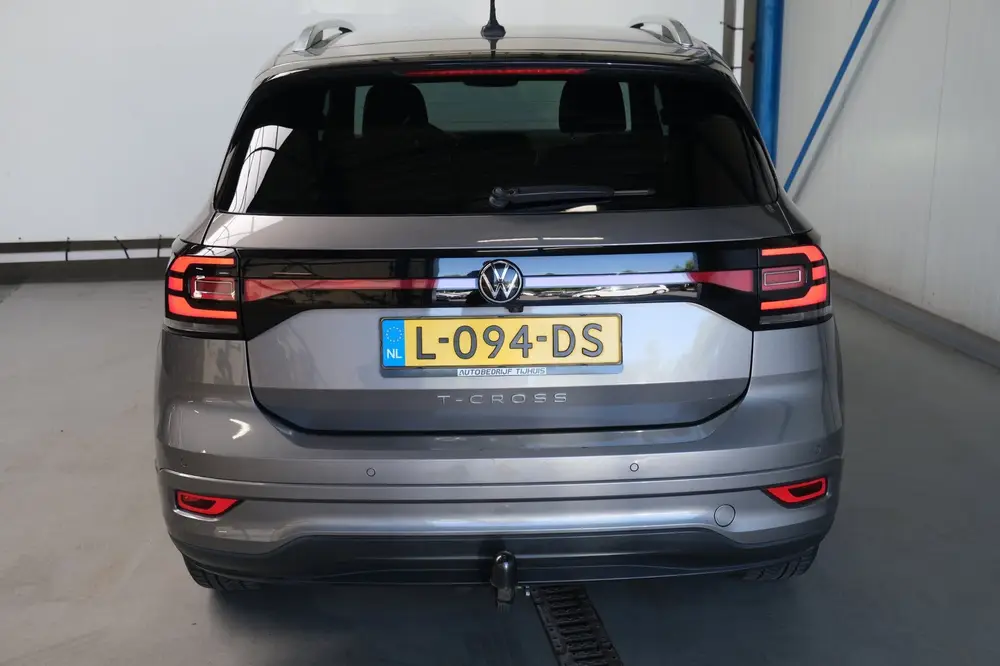 Volkswagen T-Cross 1.0 TSI Style Business 2x R-Line Automaat uit 2021, foto 6