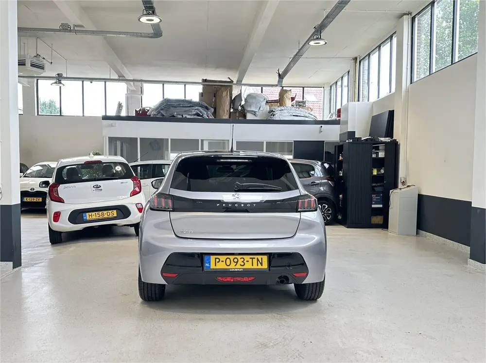 Peugeot 208 1.2 PureTech Allure Pack AUTOMAAT uit 2022, foto 4