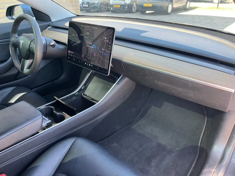 Tesla Model 3 Standard RWD Plus 60 kWh uit 2019, foto 14