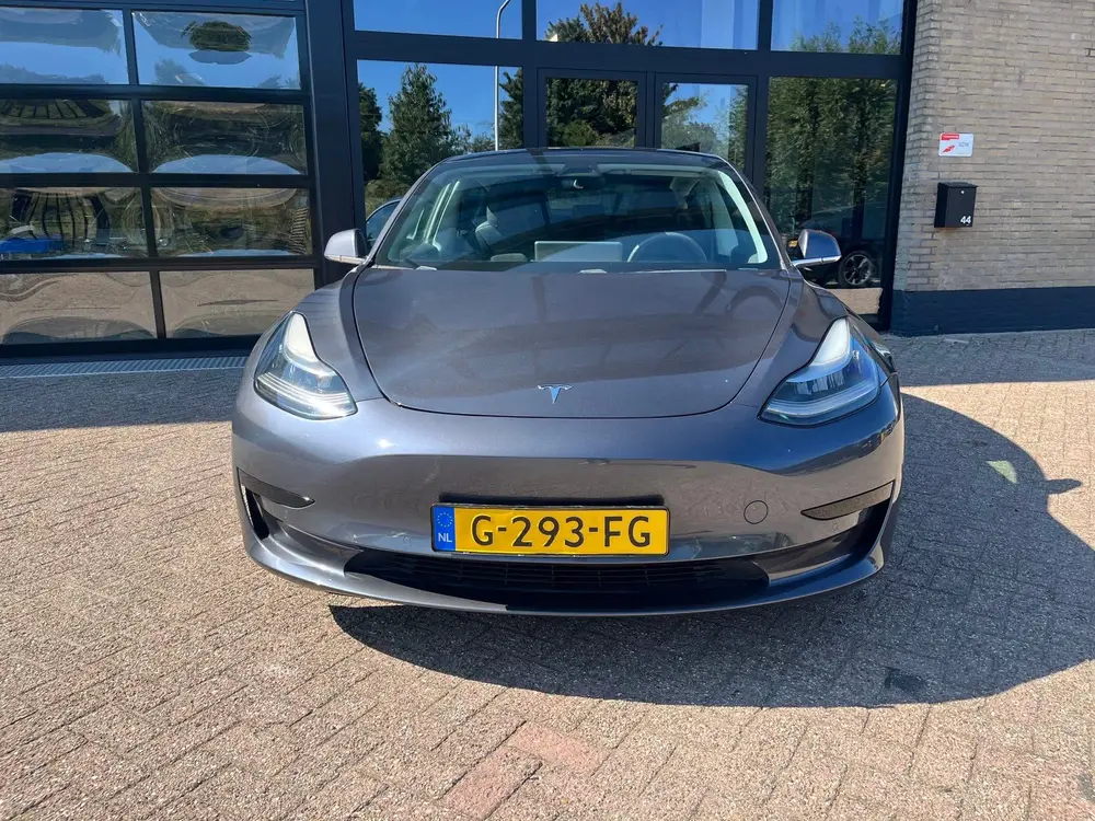 Tesla Model 3 Standard RWD Plus 60 kWh uit 2019, foto 3