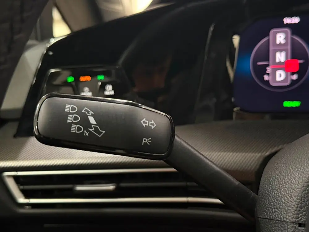 Volkswagen Golf 1.5 eTSI R-Line Edition - Stoel/Stuur verwar uit 2025, foto 19
