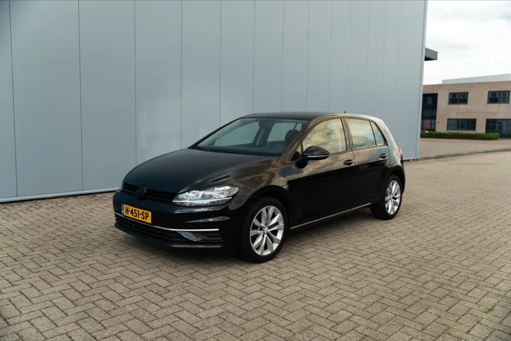 Volkswagen Golf VII Golf 1.0 TSI Comfortline Business 2019 Zwart uit 2019