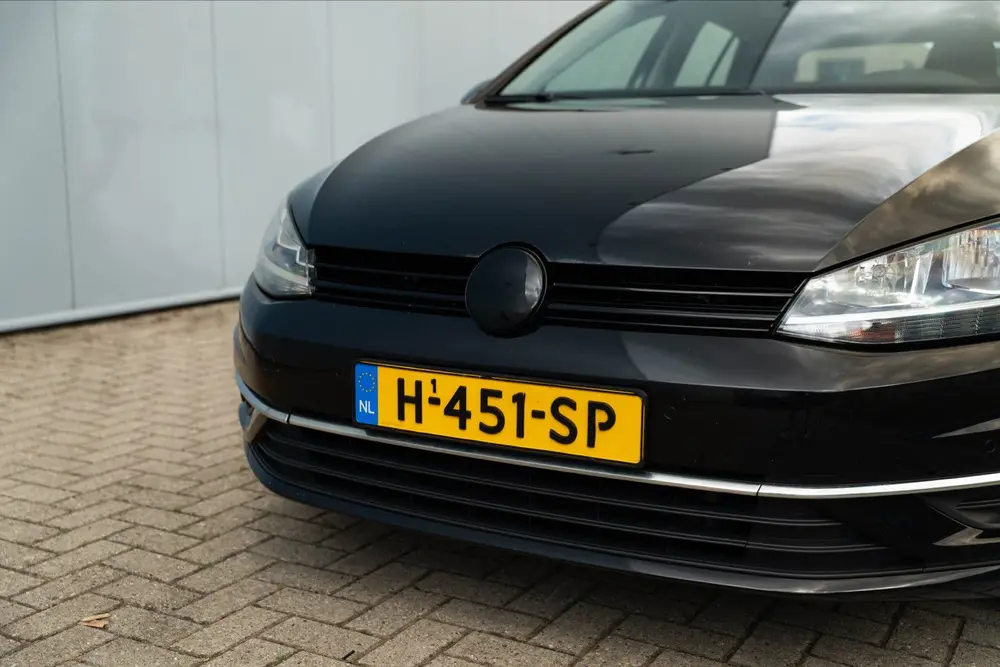 Volkswagen Golf VII Golf 1.0 TSI Comfortline Business 2019 Zwart uit 2019, foto 3