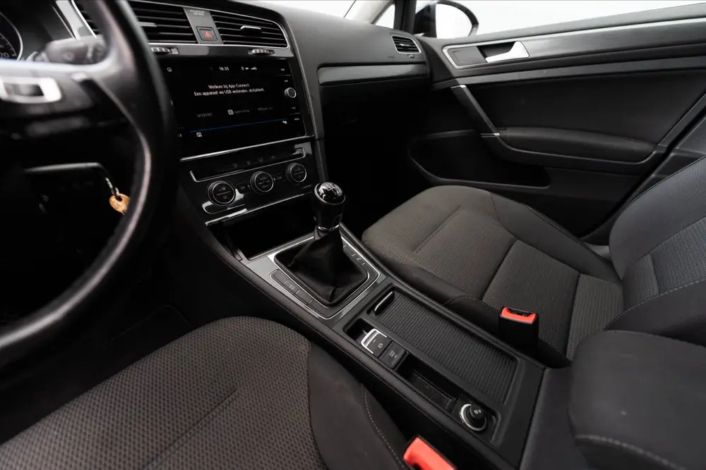 Volkswagen Golf VII Golf 1.0 TSI Comfortline Business 2019 Zwart uit 2019, foto 9
