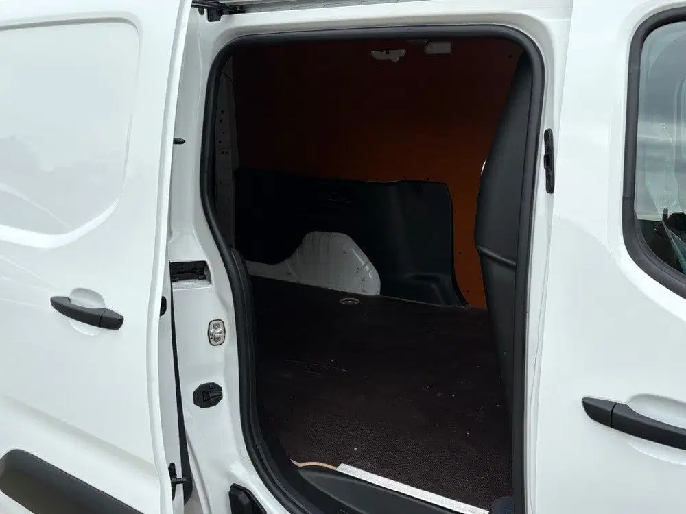Citroën Berlingo Citroen BERLINGO CLUB XL 1.5 BlueHDI 99PK uit 2022, foto 6