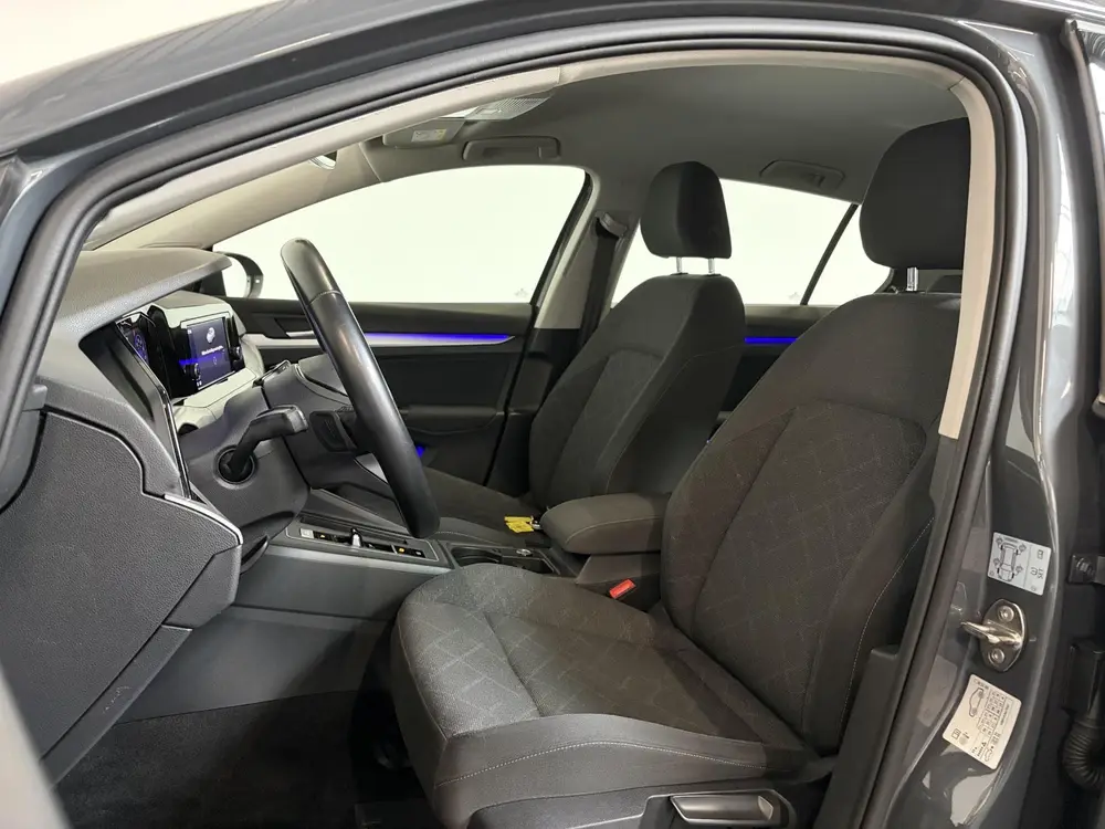 Volkswagen Golf 1.0 eTSI 110pk Automaat Life Climate control uit 2021, foto 3