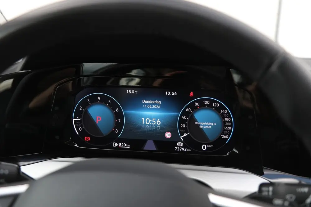 Volkswagen Golf 1.0 eTSI 110pk DSG Life | Navigatie | Achter uit 2024, foto 20