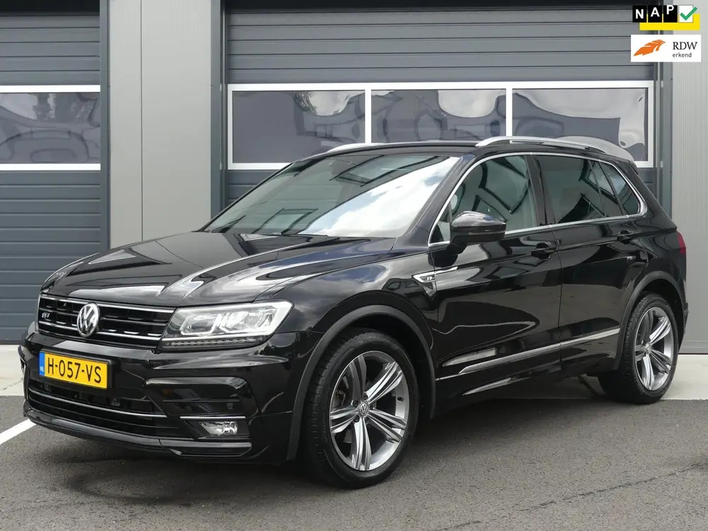 Volkswagen Tiguan 1.5 TSI R-line ACT DSG / Automaat Groot Na uit 2020