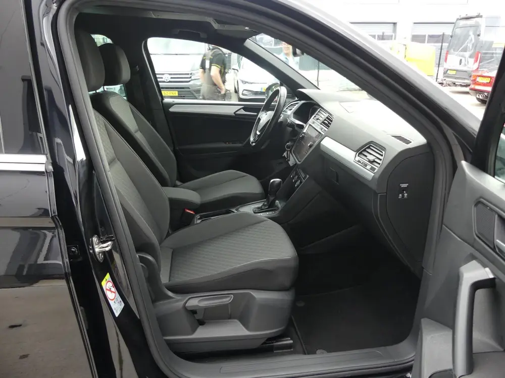 Volkswagen Tiguan 1.5 TSI R-line ACT DSG / Automaat Groot Na uit 2020, foto 7