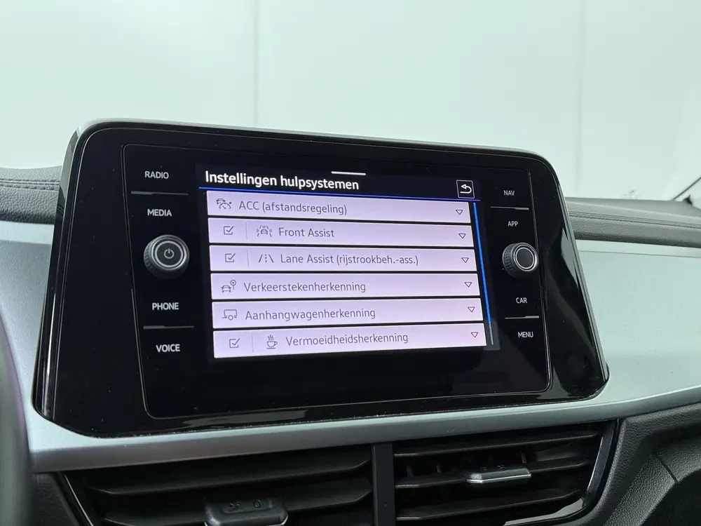 Volkswagen T-Roc 1.0 TSI Life | 110 PK | Trekhaak | Adaptive uit 2022, foto 16