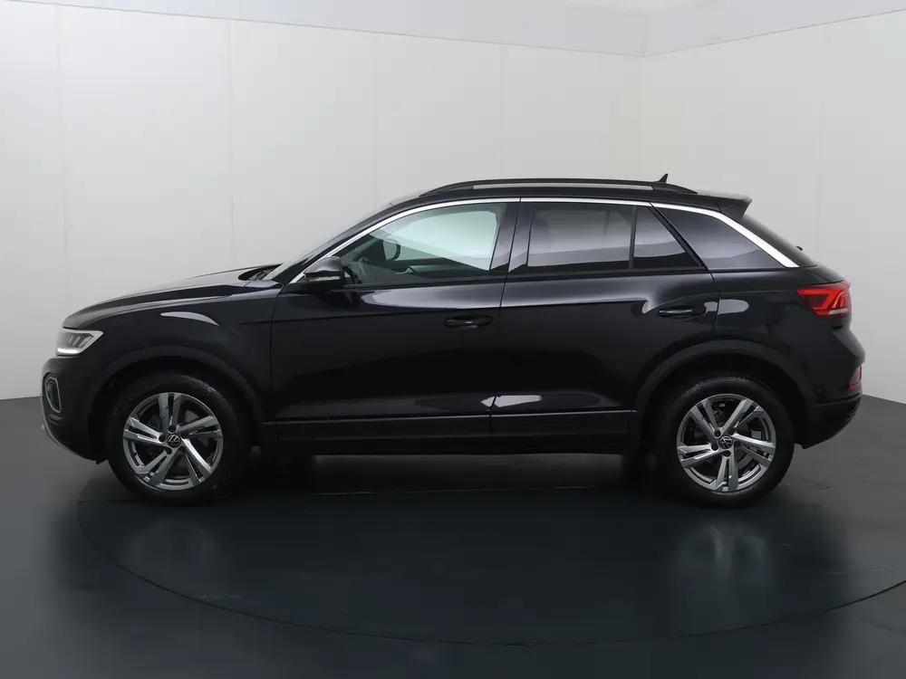 Volkswagen T-Roc 1.0 TSI Life | 110 PK | Trekhaak | Adaptive uit 2022, foto 2