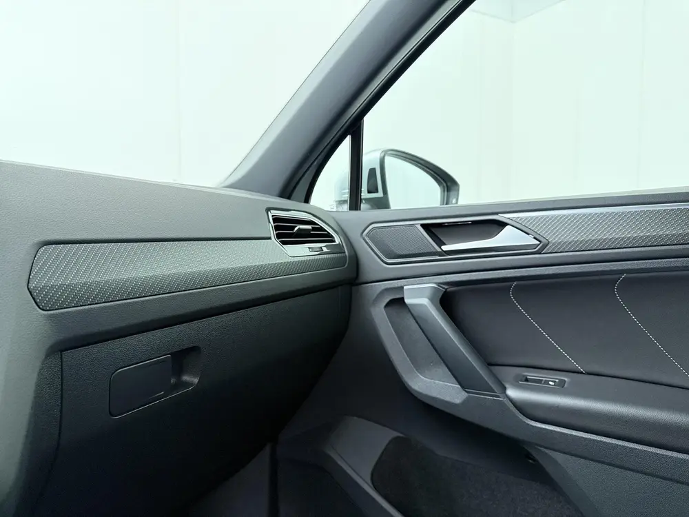 Volkswagen Tiguan 1.4 TSI eHybrid R-Line Business+ | 245 PK uit 2024, foto 20