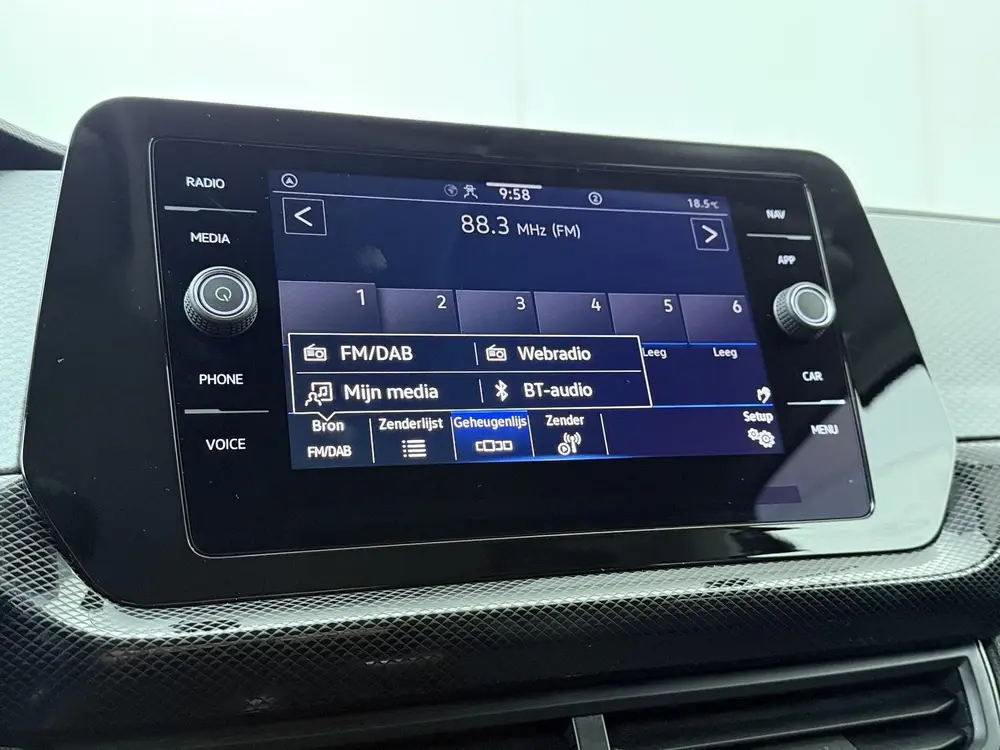 Volkswagen T-Cross 1.0 TSI Life Edition | 95 PK | Adaptive C uit 2024, foto 12