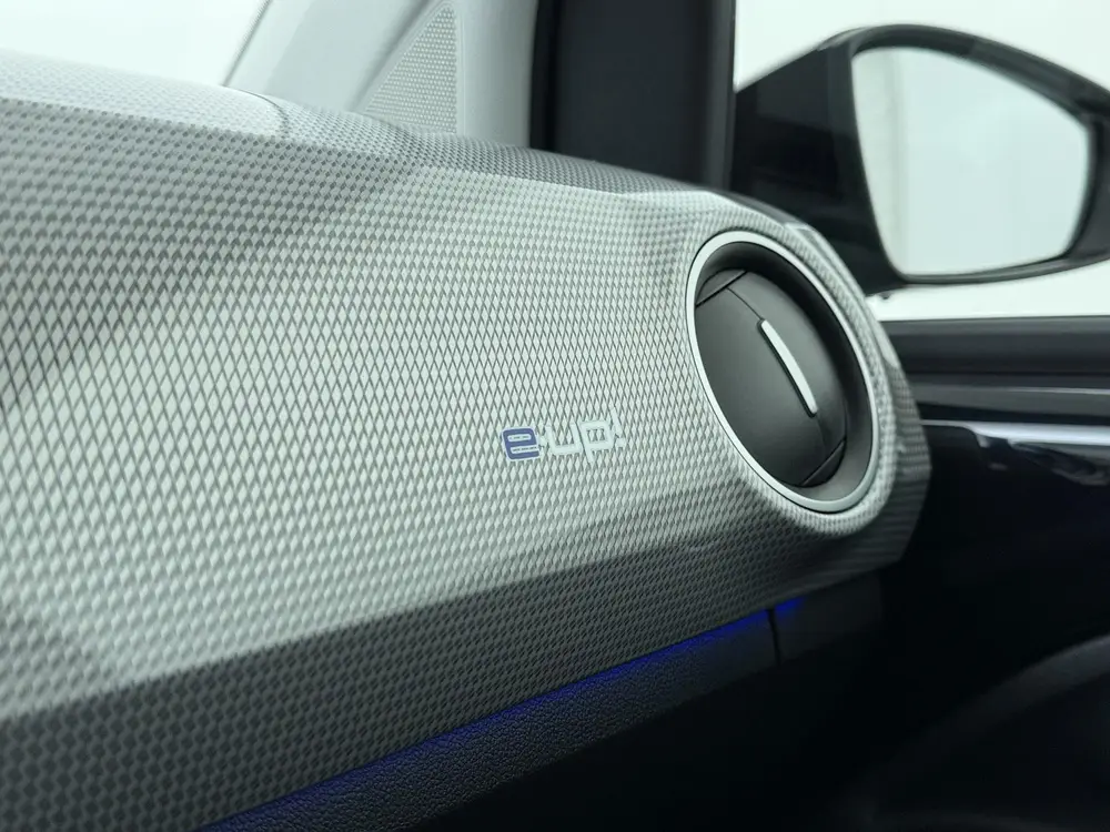 Volkswagen e-Up! Edition | 83 PK | SoH 93% | Cruise control uit 2025, foto 17