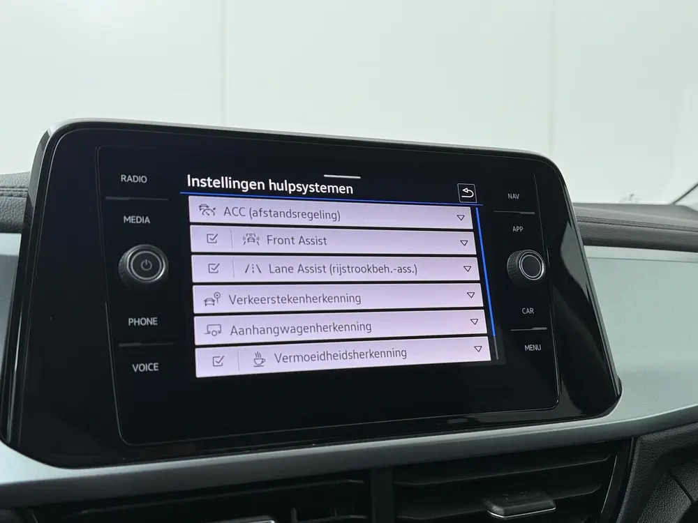 Volkswagen T-Roc 1.5 TSI Life | 150 PK | Trekhaak | Adaptive uit 2022, foto 17