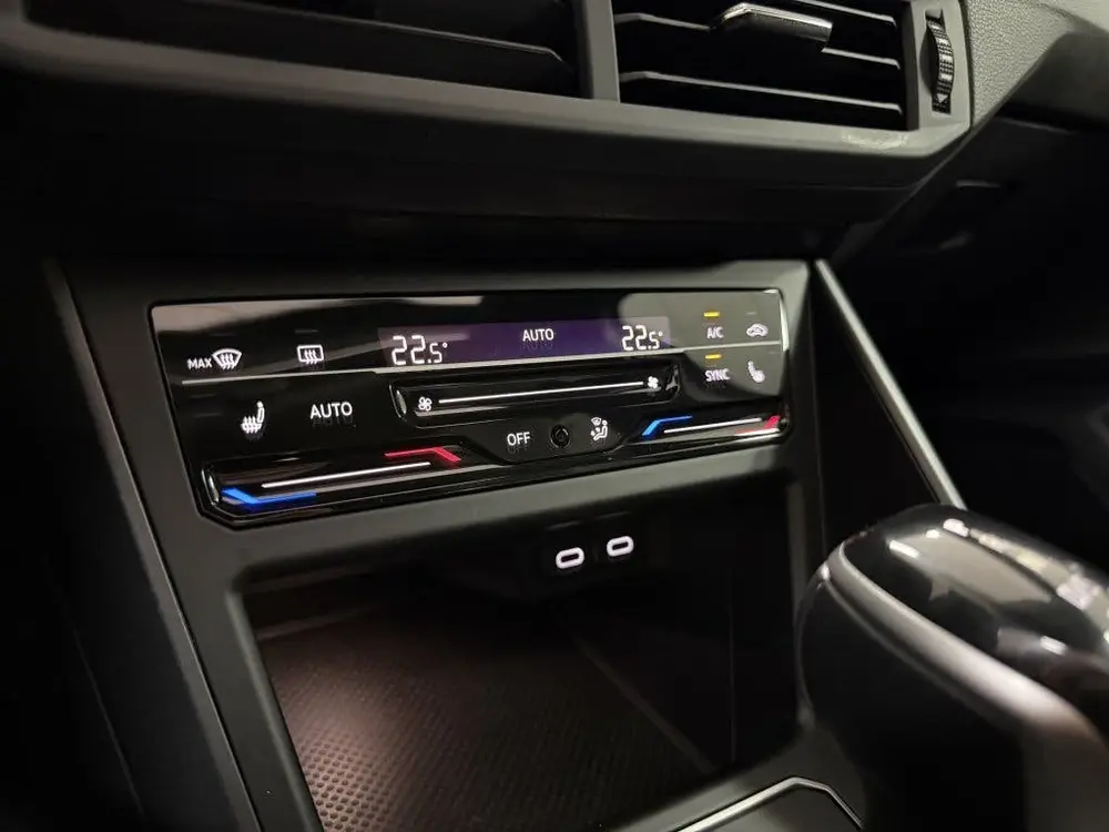 Volkswagen Polo 1.0 TSI R-Line DSG PANO IQ VIRTUAL uit 2022, foto 20
