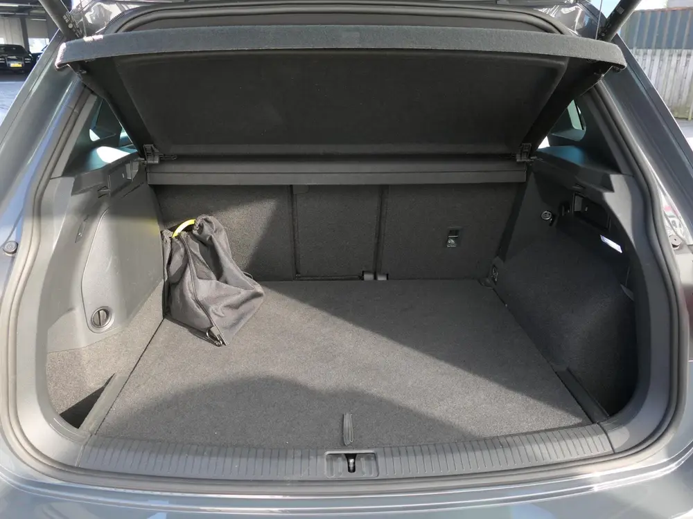 Volkswagen Tiguan 1.4 TSI eHybrid R-Line Business+ | Panoram uit 2022, foto 16