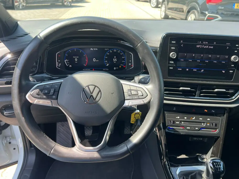 Volkswagen T-Roc 1.0 TSI Life camera, virtual cockpit, cruis uit 2023, foto 12
