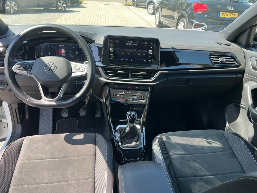 Volkswagen T-Roc 1.0 TSI Life camera, virtual cockpit, cruis uit 2023, foto 14