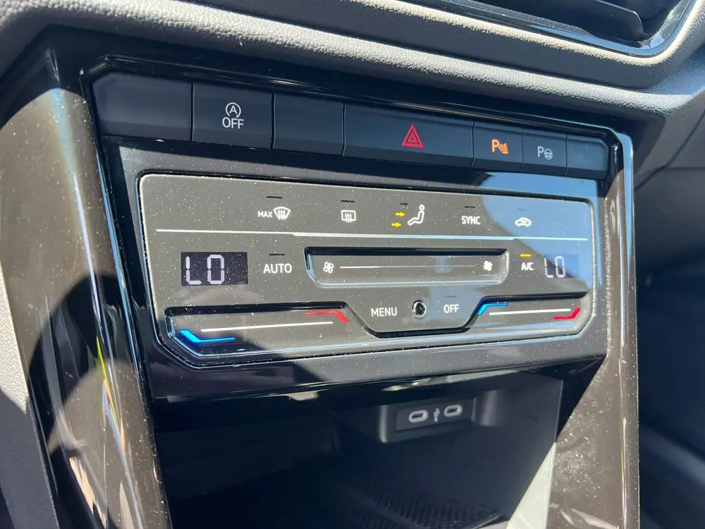 Volkswagen T-Roc 1.0 TSI Life camera, virtual cockpit, cruis uit 2023, foto 19