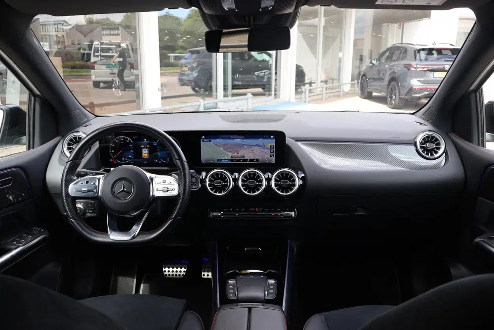 Mercedes-Benz B-Klasse 180 136pk Business Solution AMG uit 2023, foto 5