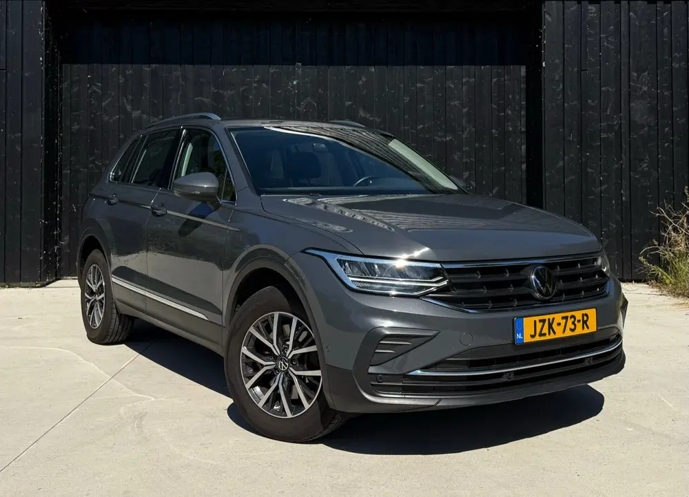 Volkswagen Tiguan 1.4 TSI eHybrid Volleder | PANO | Trekhaak uit 2022