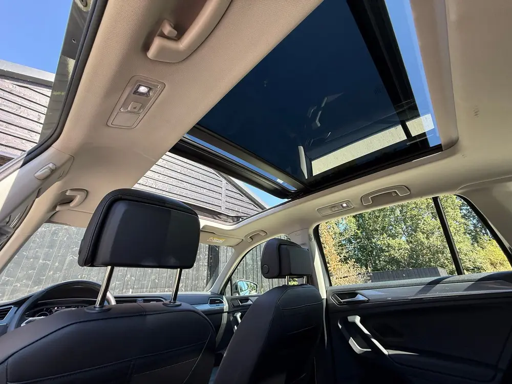 Volkswagen Tiguan 1.4 TSI eHybrid Volleder | PANO | Trekhaak uit 2022, foto 19