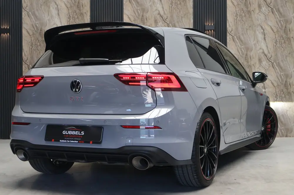 Volkswagen Golf 2.0 TSI GTI Clubsport 45 Jahre Editie Akrapo uit 2022, foto 3
