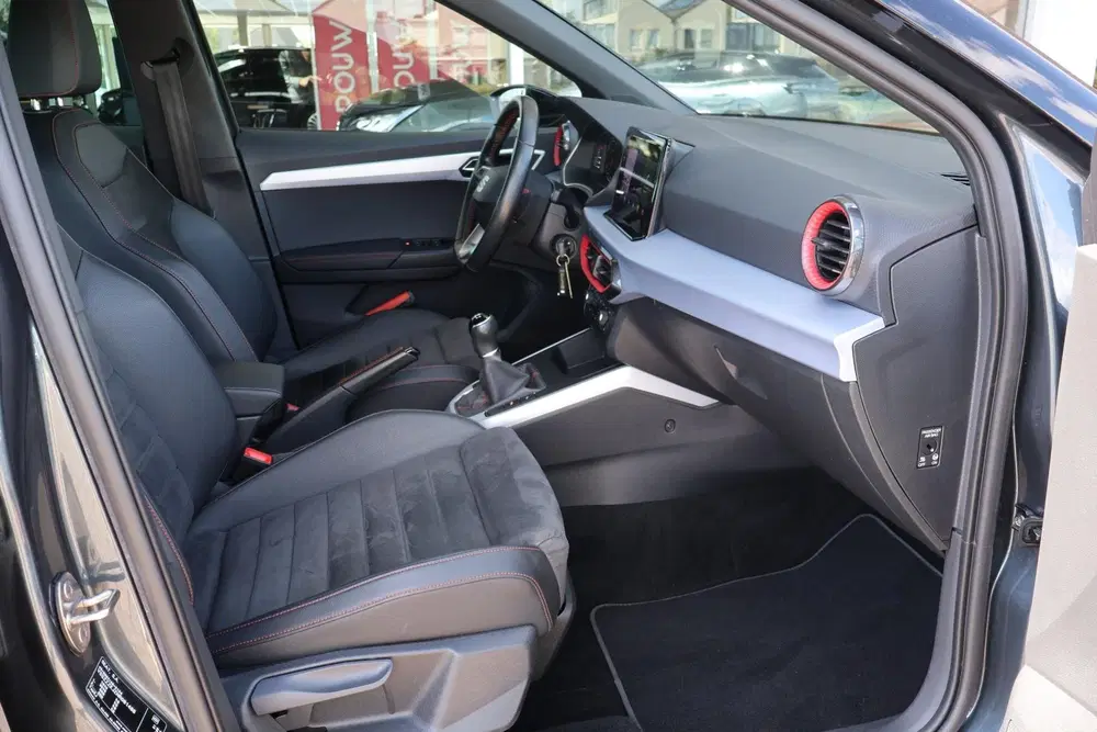 SEAT Arona 1.0 TSI 95pk FR Business Intense uit 2022, foto 19