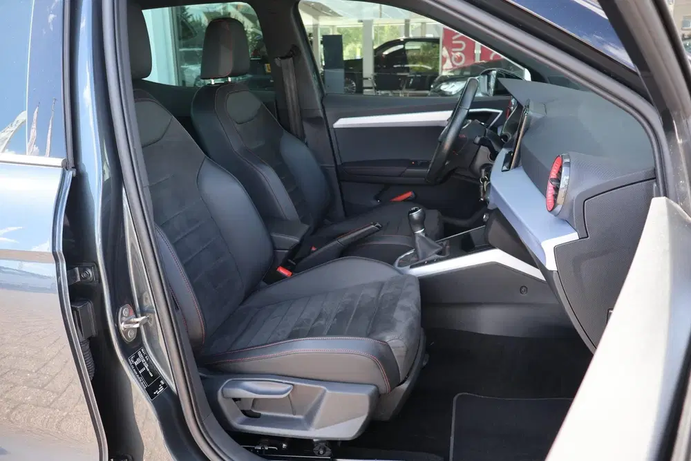 SEAT Arona 1.0 TSI 95pk FR Business Intense uit 2022, foto 4