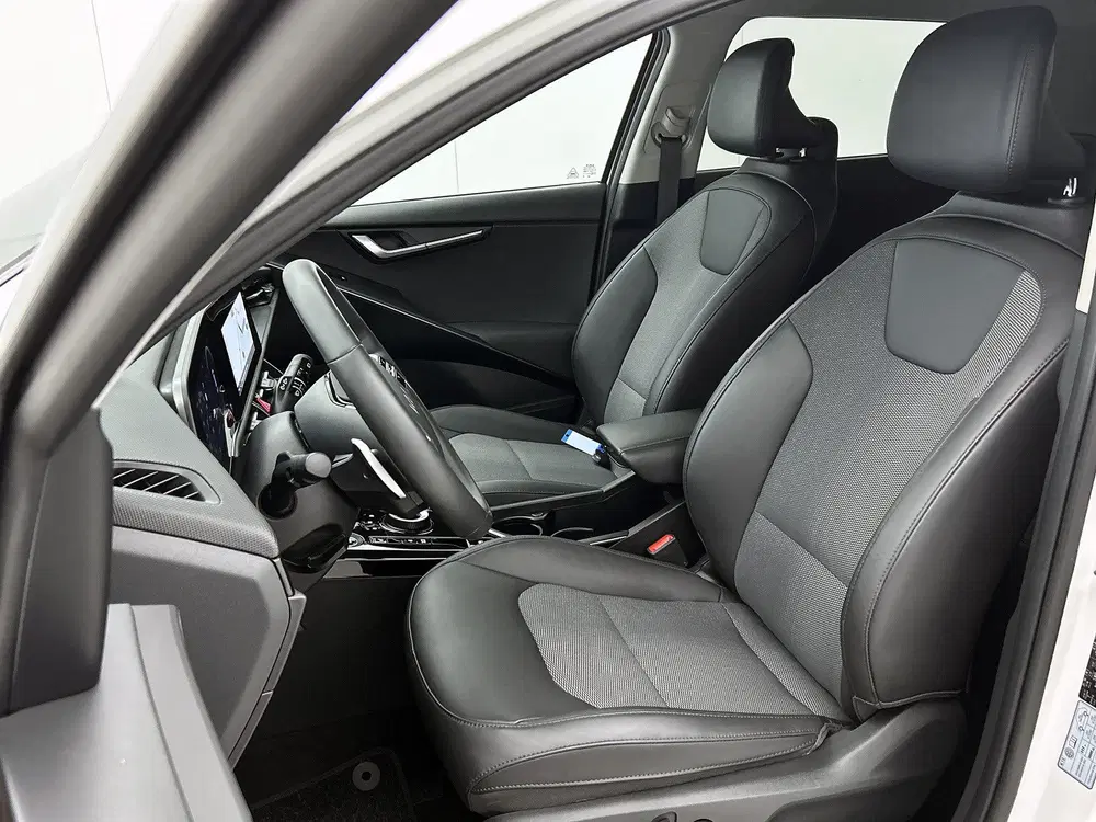 Kia Niro 1.6 GDi HEV Launch Edition Navigatie uit 2022, foto 15
