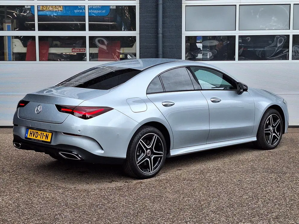 Mercedes-Benz CLA 250 e Star Edition AMG uit 2025, foto 3