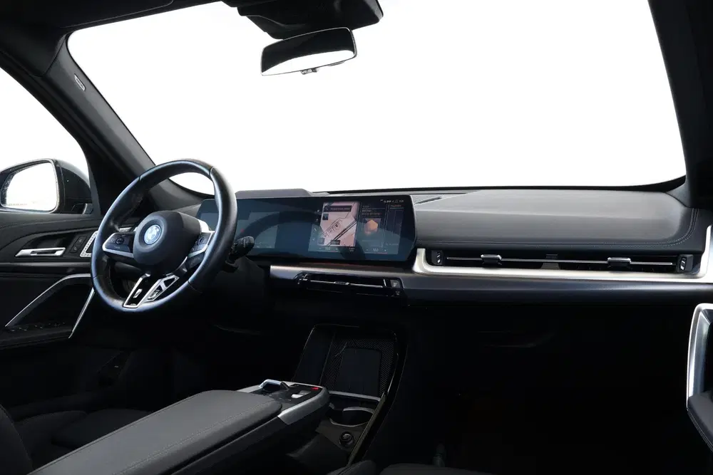 BMW iX1 xDrive30 Launch Edition 67 kWh uit 2023, foto 10