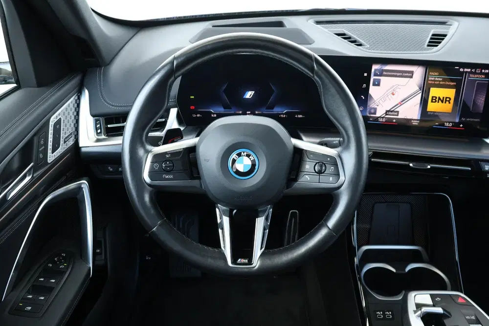 BMW iX1 xDrive30 Launch Edition 67 kWh uit 2023, foto 17