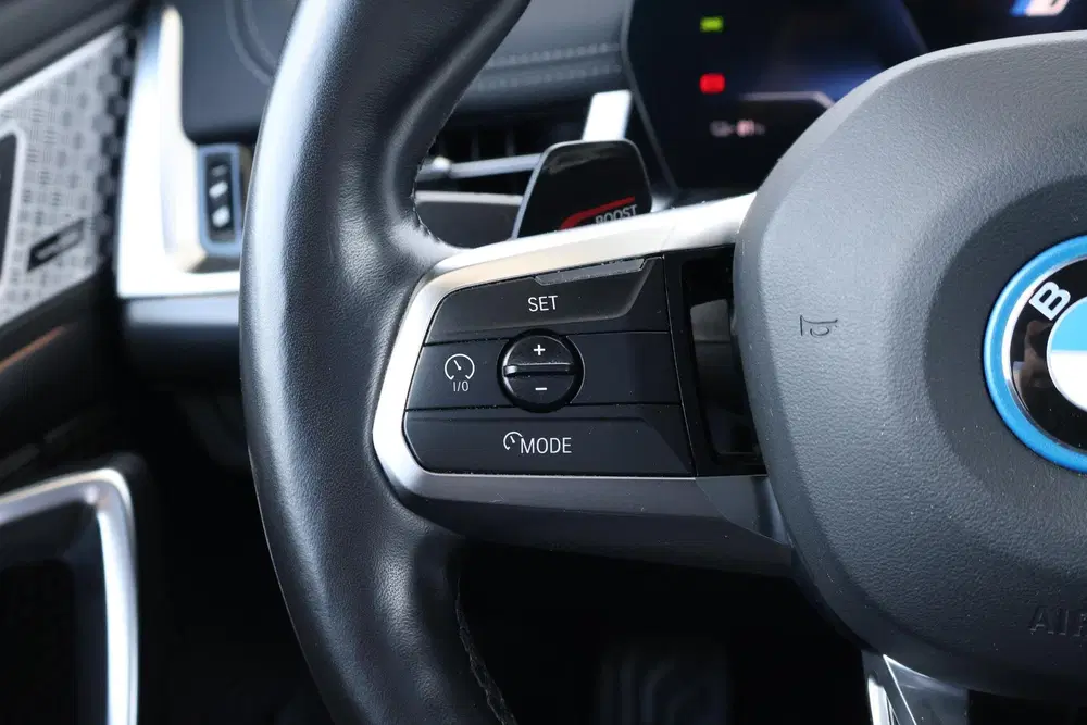 BMW iX1 xDrive30 Launch Edition 67 kWh uit 2023, foto 18
