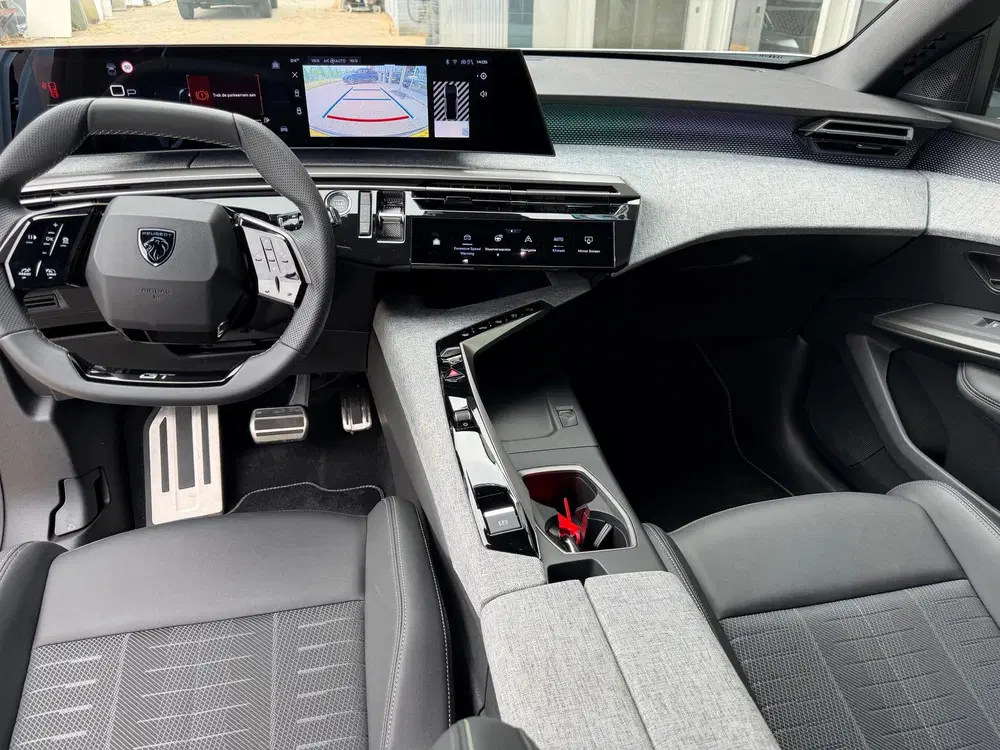 Peugeot 3008 1.2 Hybrid 145 GT NAVIGATIE uit 2025, foto 9