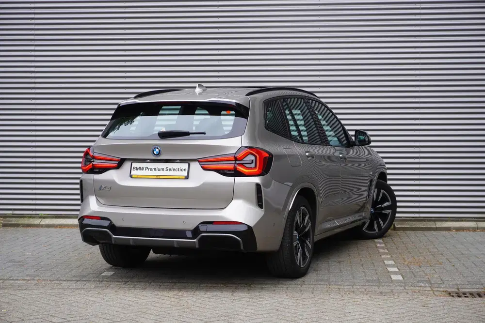 BMW iX3 Driving Assistant Professional uit 2022, foto 2